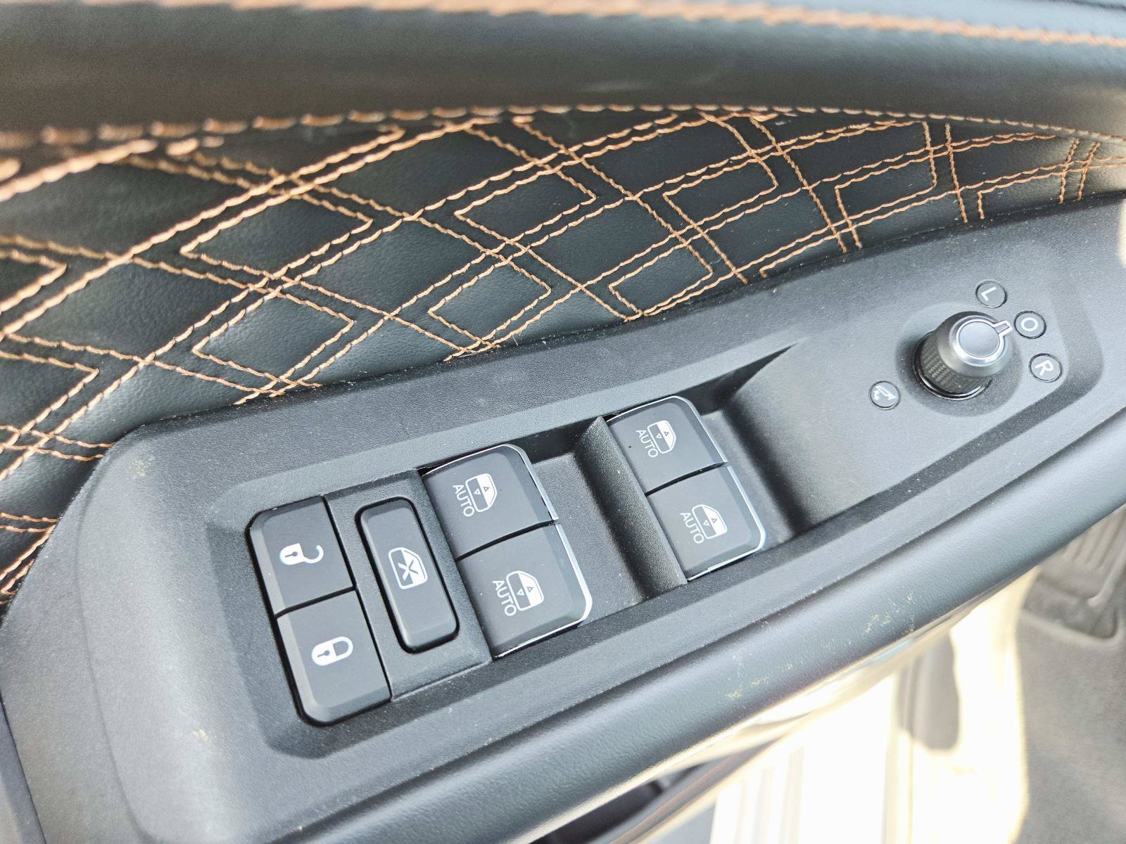 Used 2025 Jeep Grand Cherokee L Summit AWD/4WD image 41