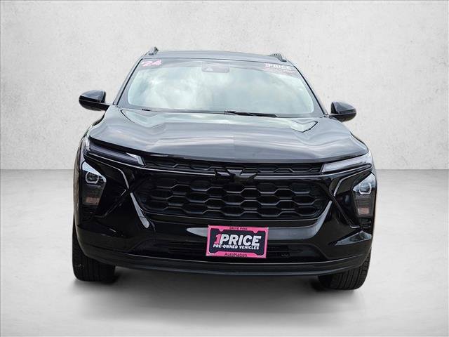 Used 2024 Chevrolet Trax LT w/ Driver Confidence Package FWD image 2