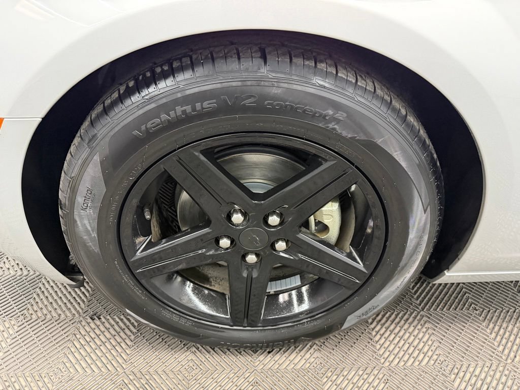 Used 2011 Chevrolet Camaro LT RWD image 21