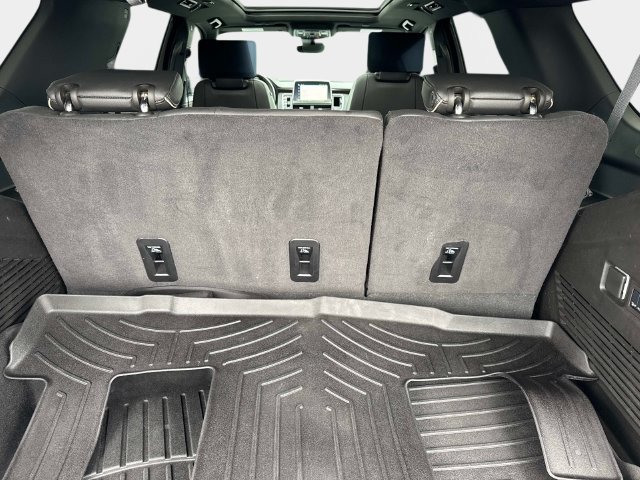 Used 2024 Chevrolet Tahoe Premier w/ Advanced Technology Package AWD/4WD image 5