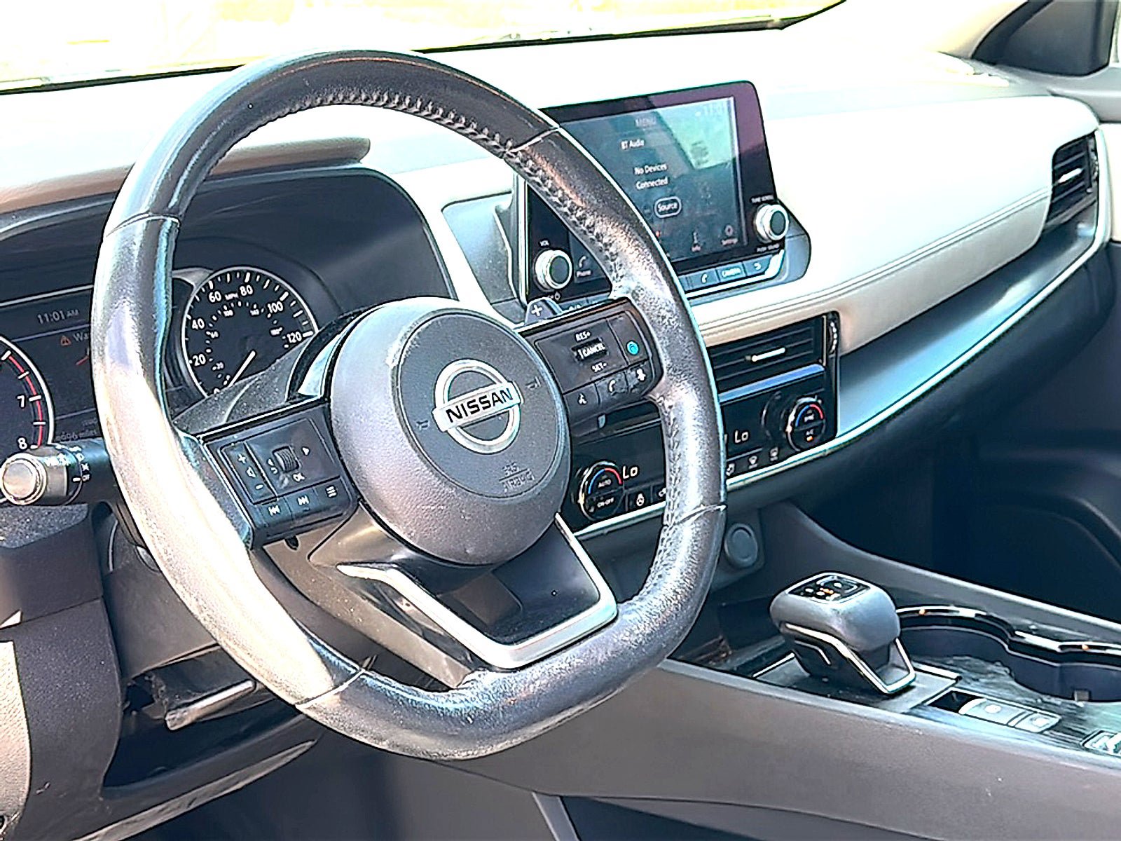 Used 2021 Nissan Rogue SV w/ Premium Package FWD image 5