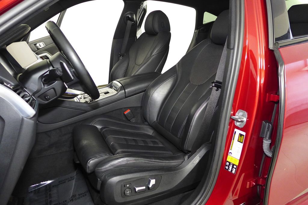 Used 2022 BMW X6 xDrive40i w/ M Sport Package image 21