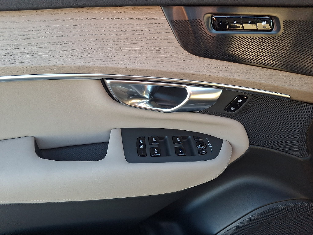 New 2027 Volvo XC90 B6 Plus AWD/4WD image 10