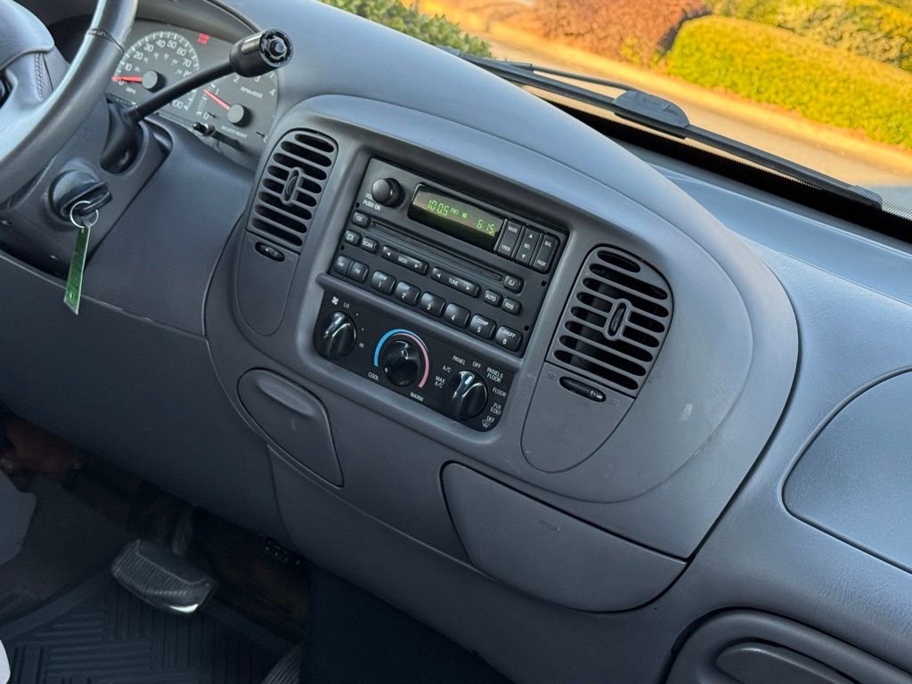 Used 2001 Ford F150 XLT image 24