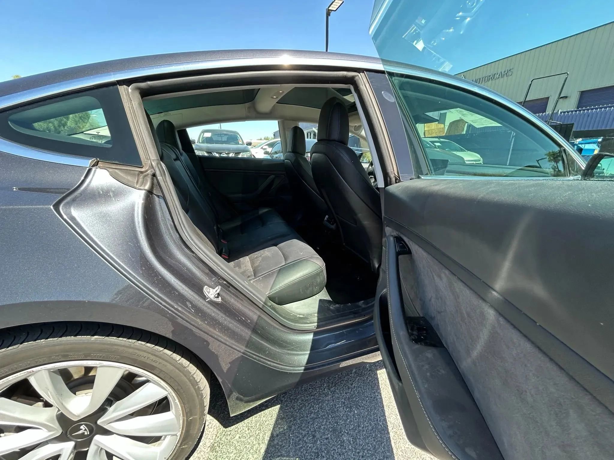 Used 2019 Tesla Model 3 Standard Range image 15