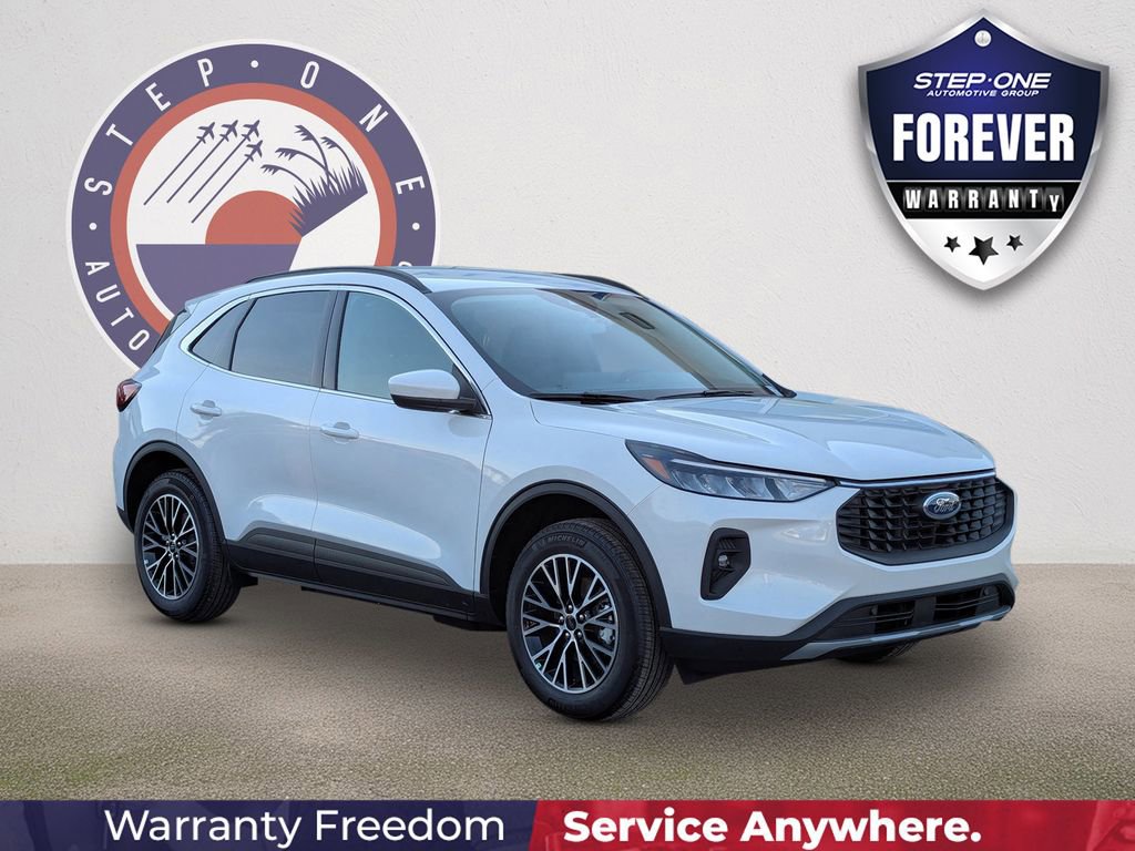 New 2026 Ford Escape SE w/ Class II Trailer Tow Package FWD image 1