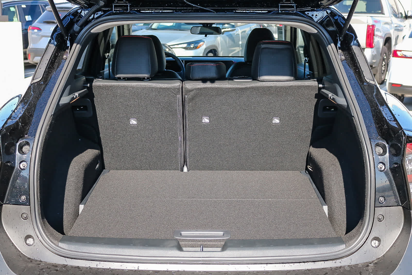 New 2026 Nissan Kicks SR FWD image 12