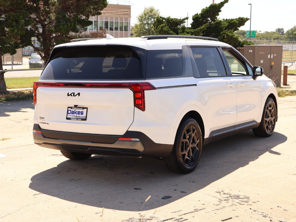New 2027 Kia Carnival SX w/ Dark Edition Package FWD image 7