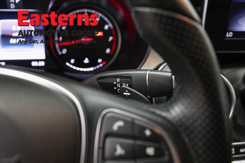 Used 2019 Mercedes-Benz GLC 300 4MATIC w/ Premium Package image 17
