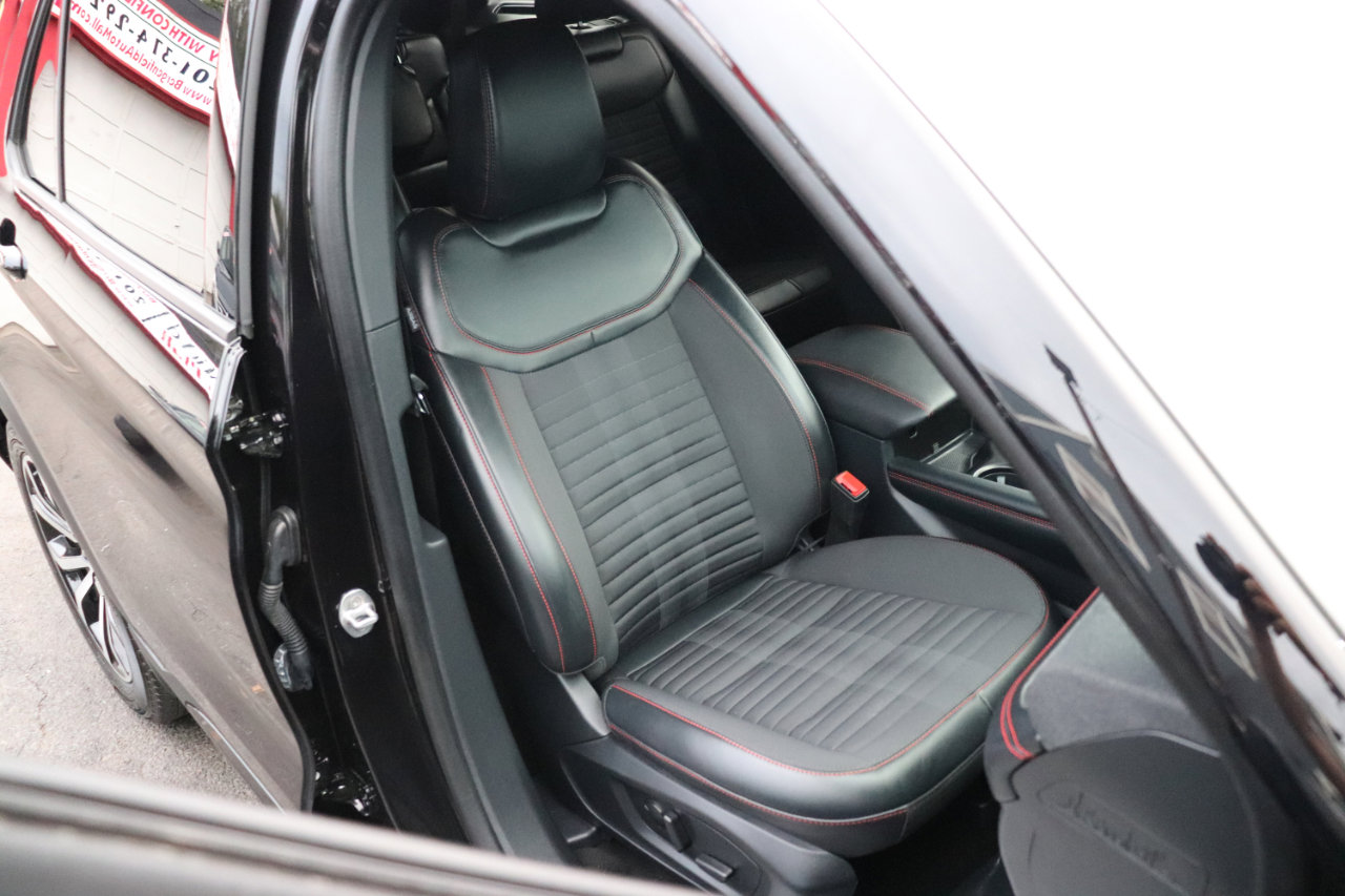 Used 2025 Ford Explorer ST-Line image 16