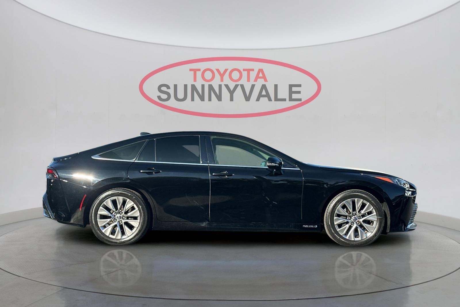 Used 2022 Toyota Mirai XLE image 9