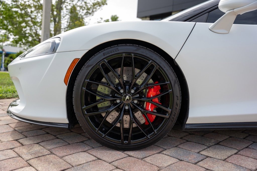 Used 2021 McLaren GT image 9