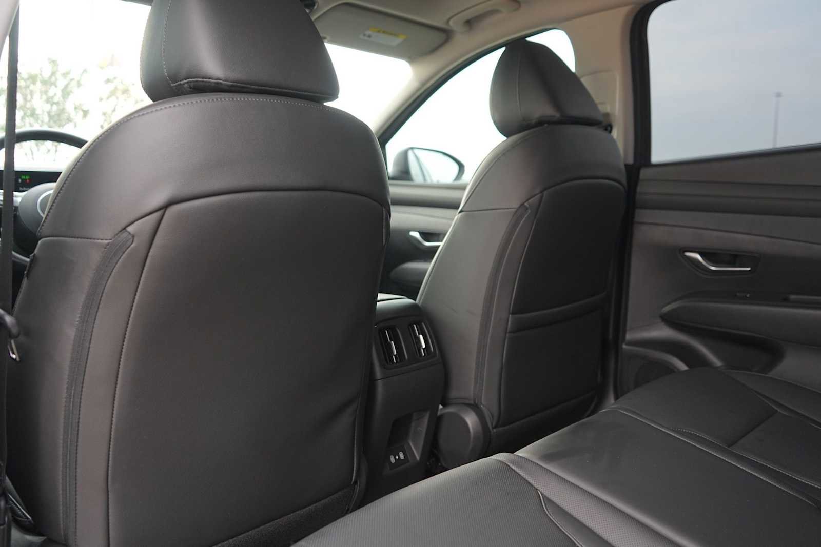 Used 2025 Hyundai Tucson SEL FWD image 13