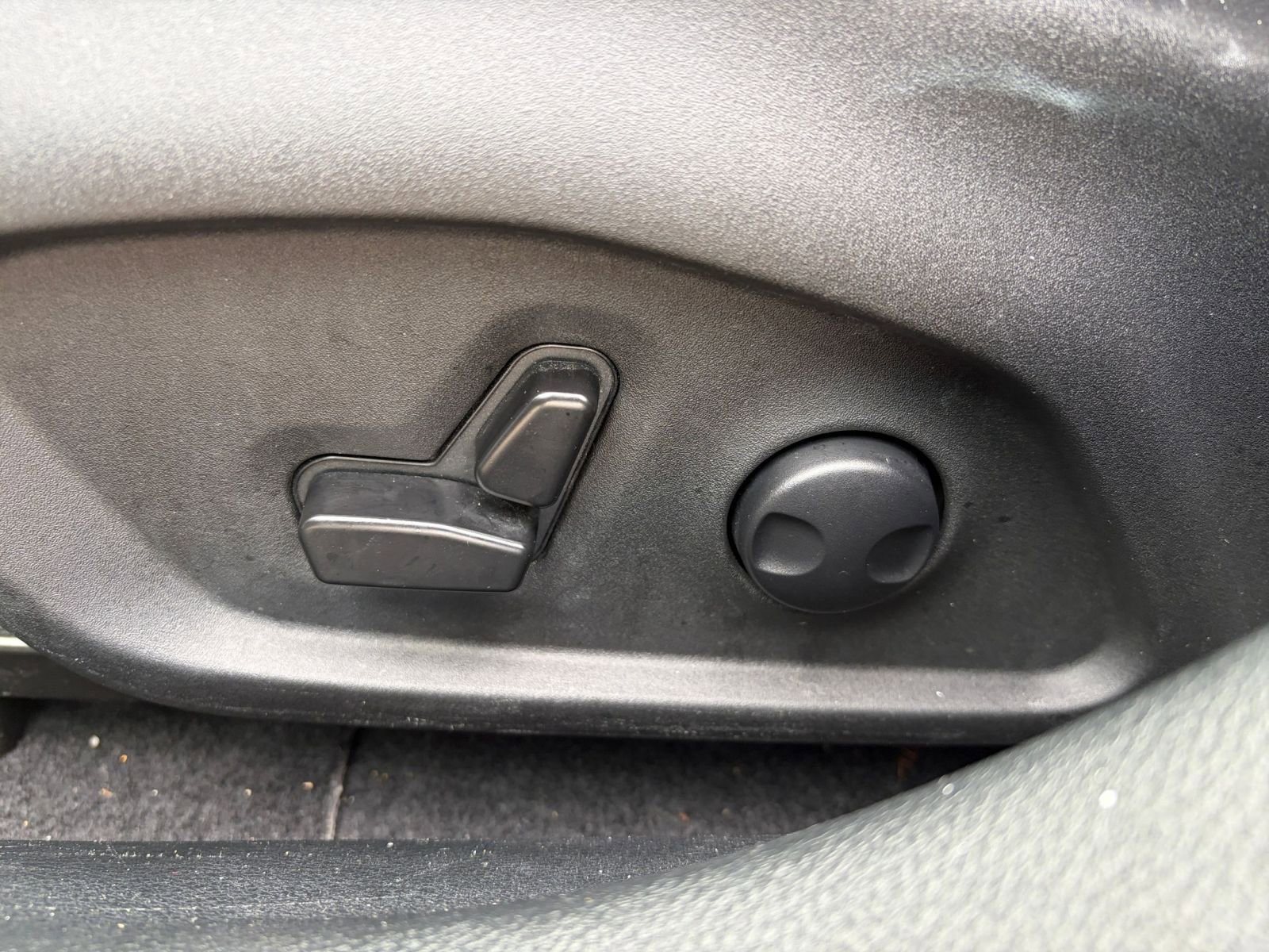 Used 2025 Jeep Compass Limited image 22