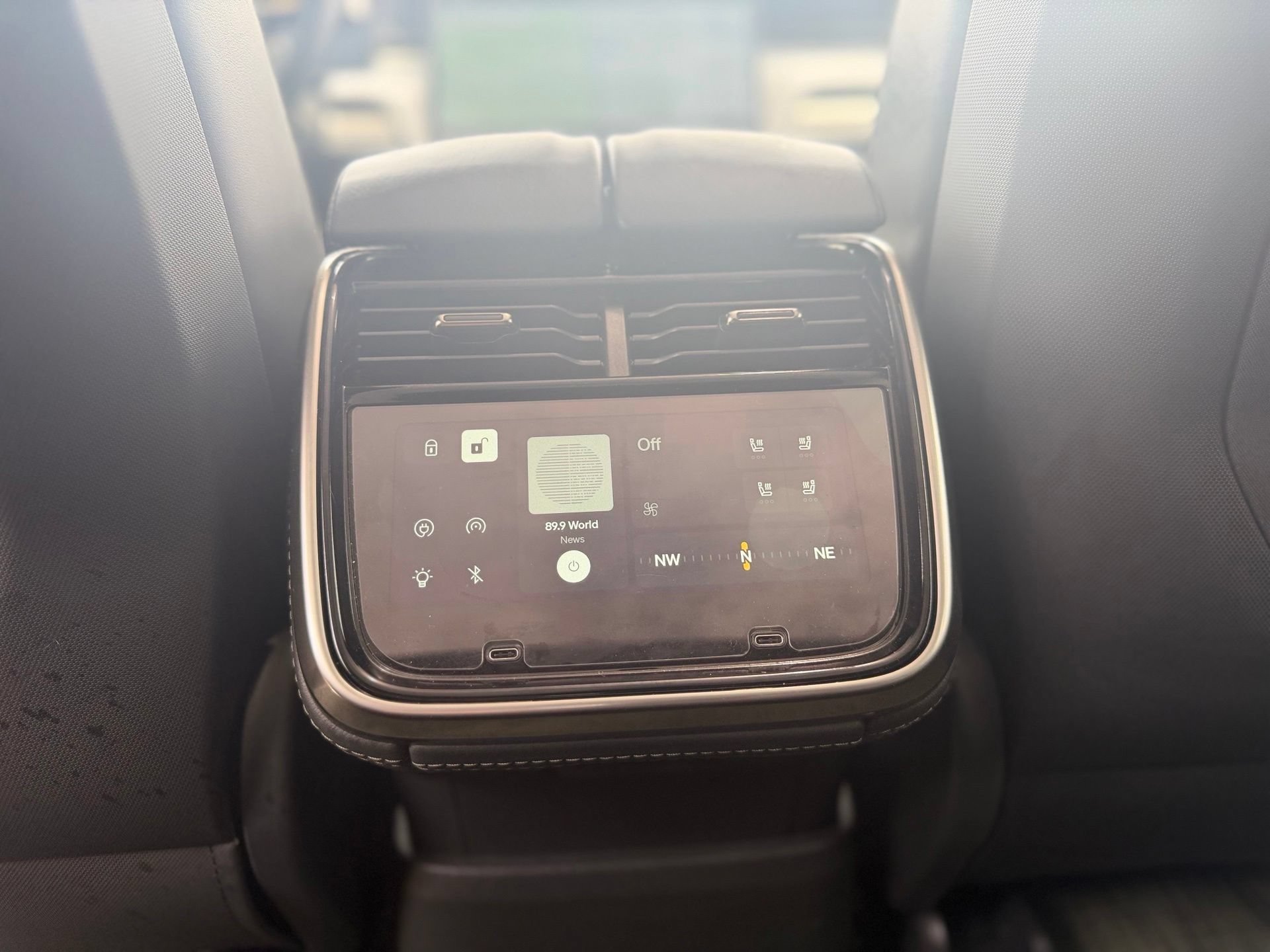 Used 2025 Rivian R1S Adventure AWD/4WD image 19