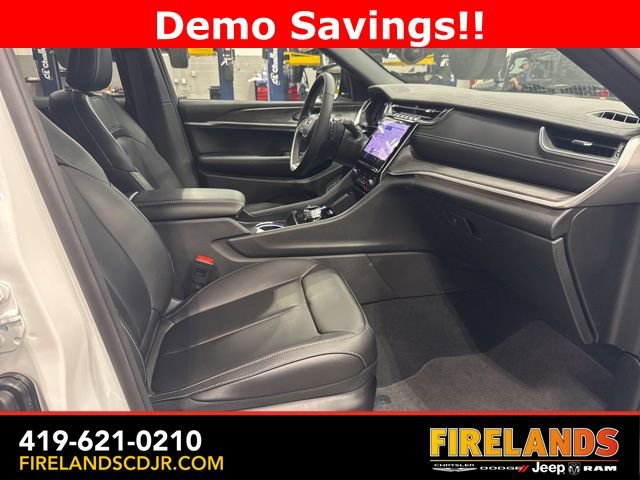 New 2025 Jeep Grand Cherokee Limited w/ Trailer Tow Package image 9