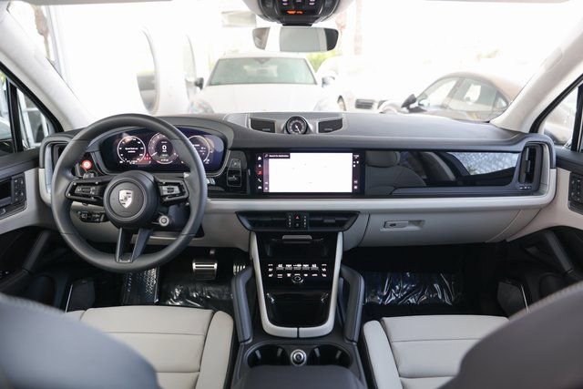 New 2025 Porsche Cayenne Turbo image 22