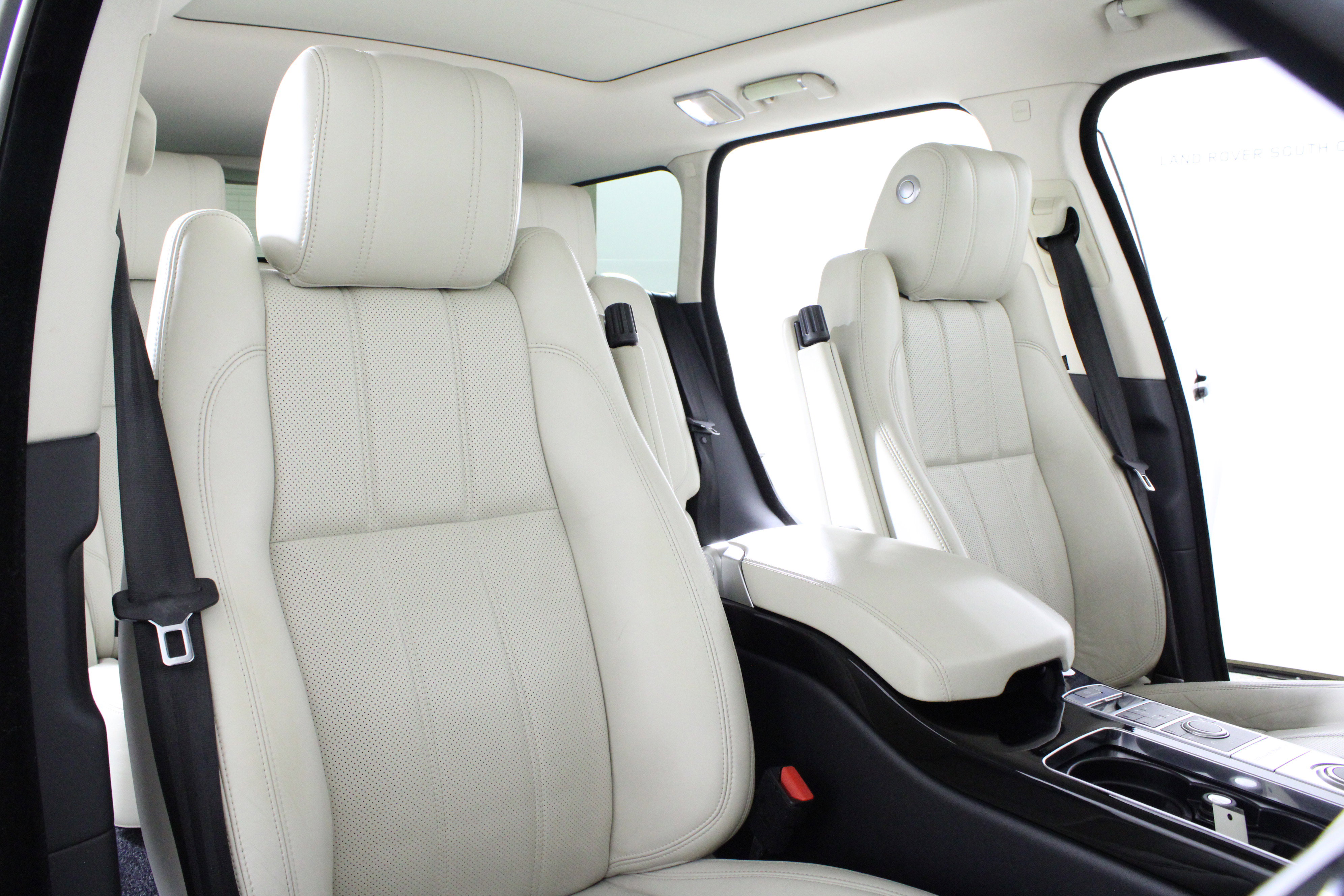 Used 2016 Land Rover Range Rover Supercharged image 18