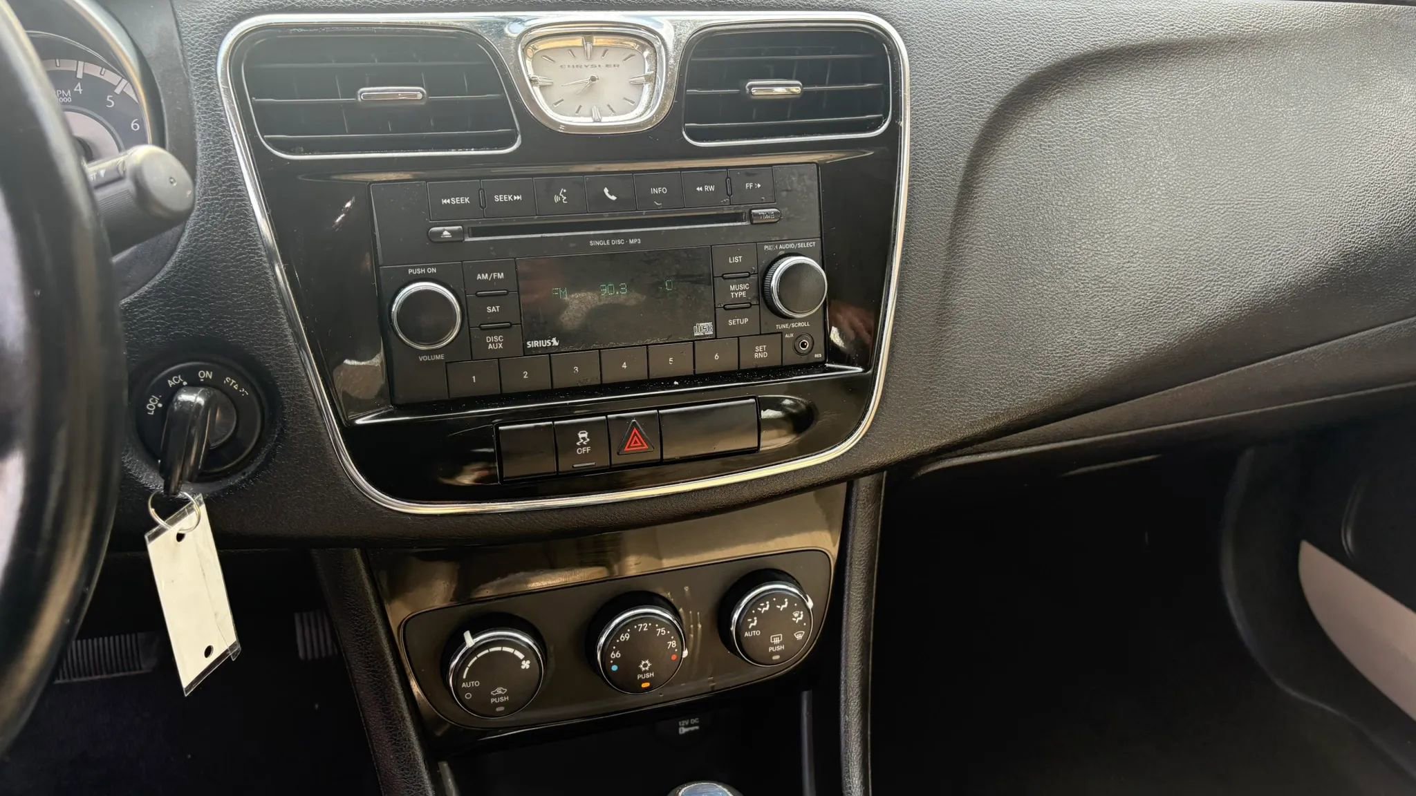 Used 2011 Chrysler 200 Touring image 19