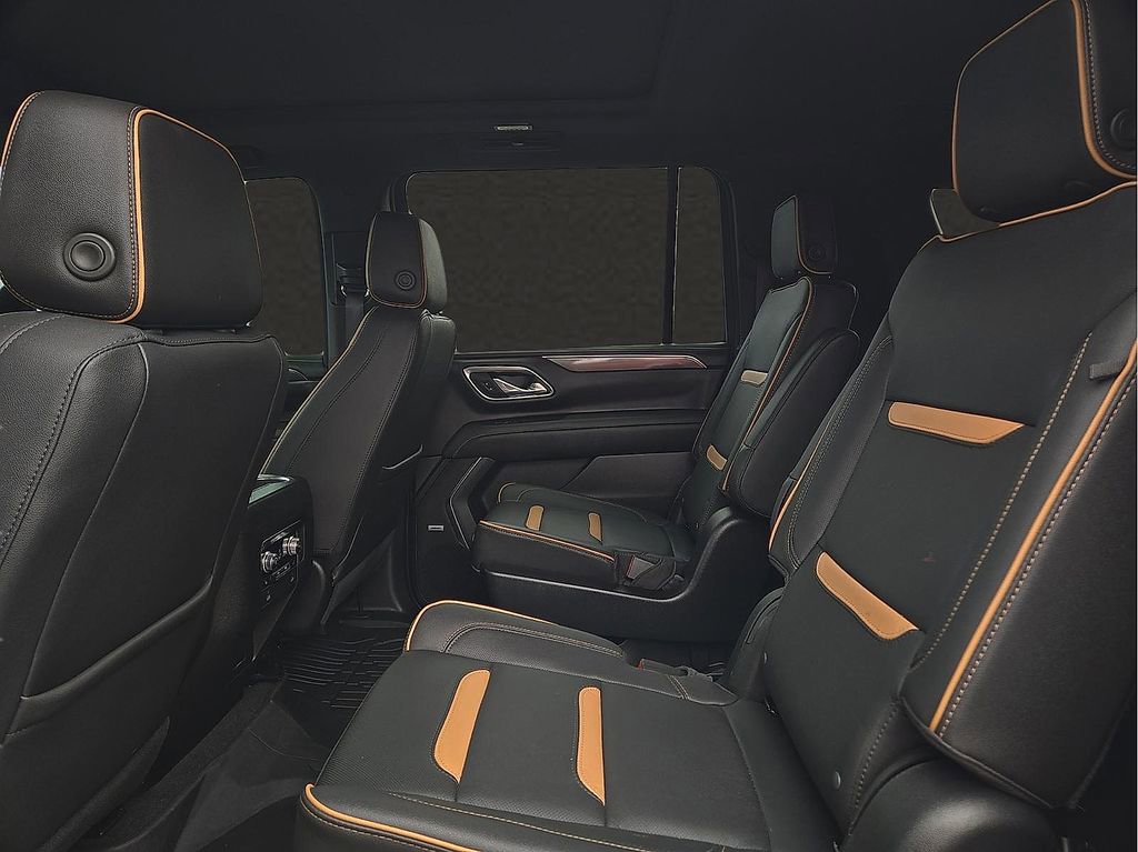 Used 2023 GMC Yukon XL AT4 w/ Technology Package image 10