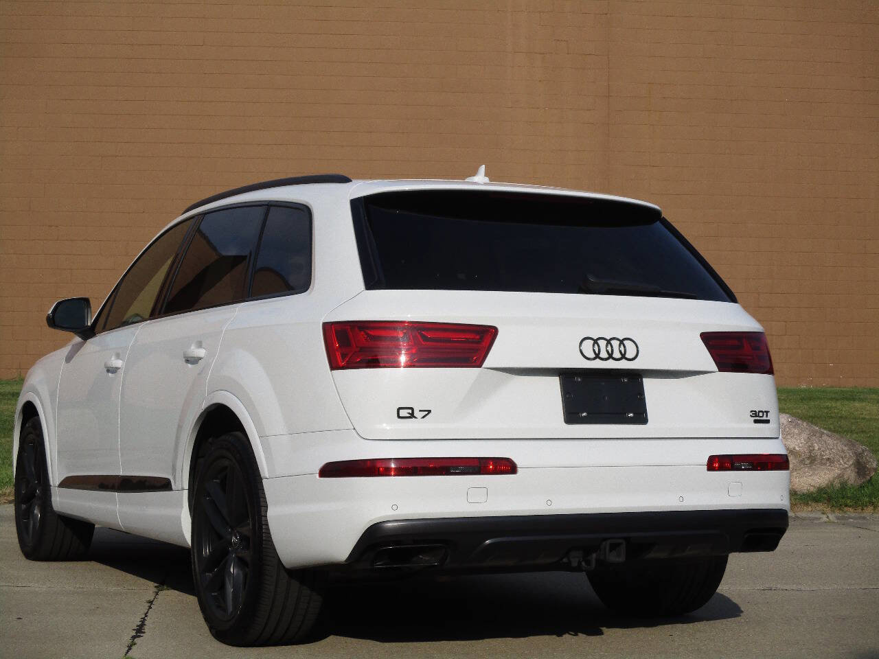 Used 2017 Audi Q7 3.0T Prestige w/ Prestige Package image 6