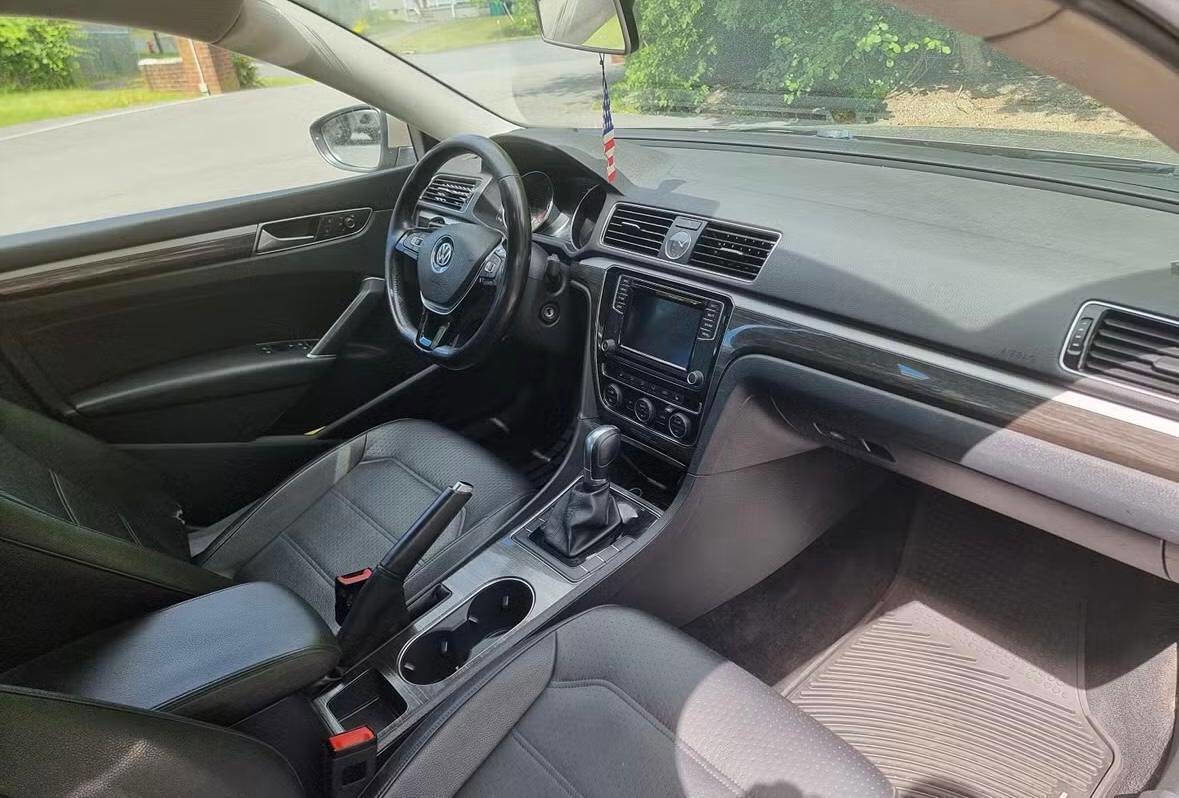 Used 2016 Volkswagen Passat 1.8T SE image 10