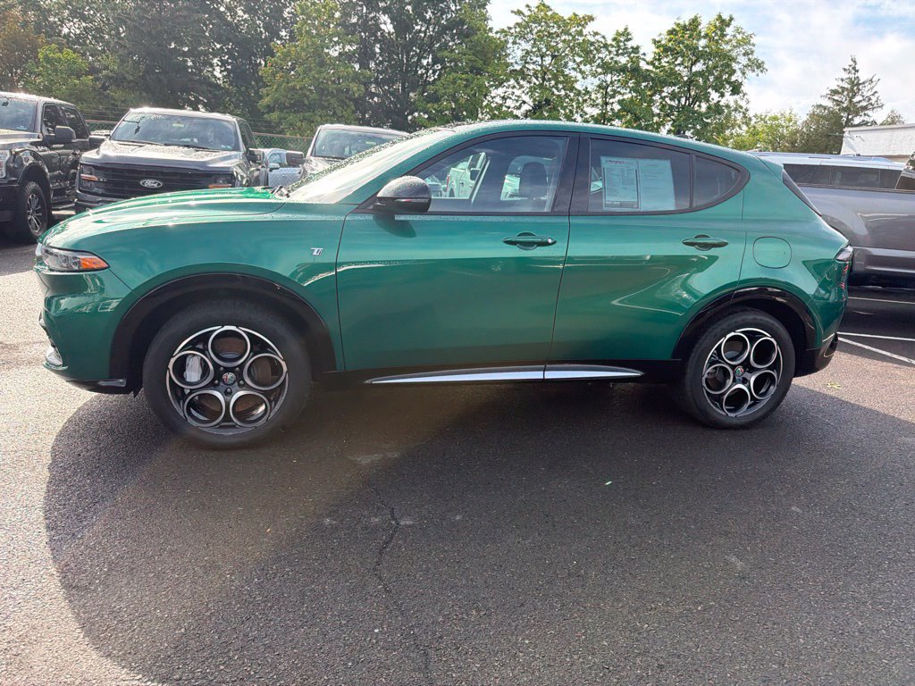 Used 2024 Alfa Romeo Tonale Ti AWD/4WD image 2
