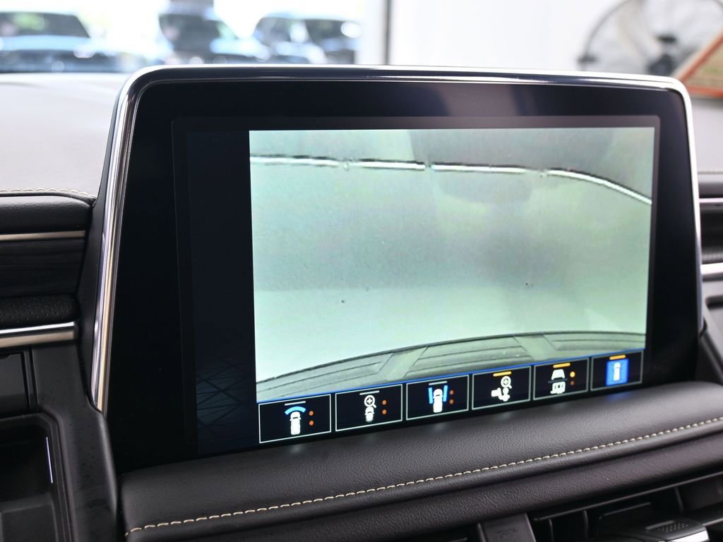 Used 2024 GMC Yukon SLT w/ SLT Luxury Package image 25