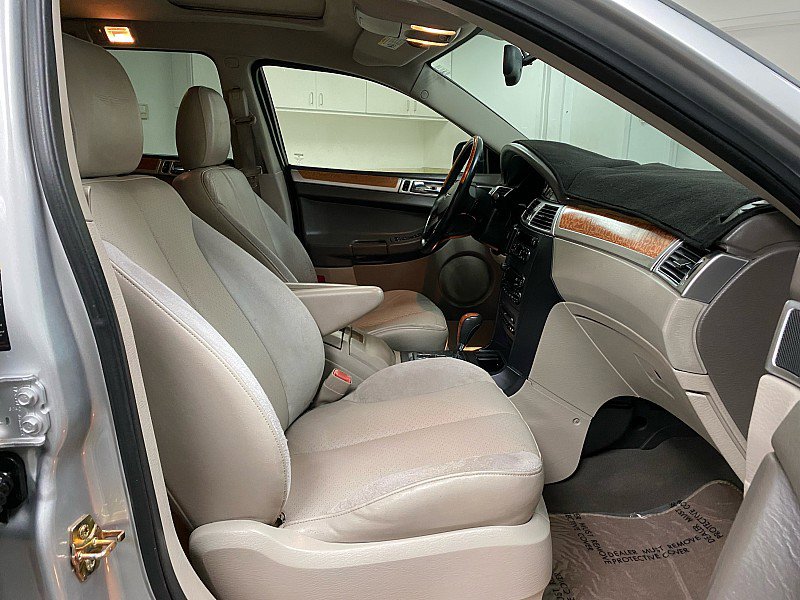 Used 2005 Chrysler Pacifica Limited image 14