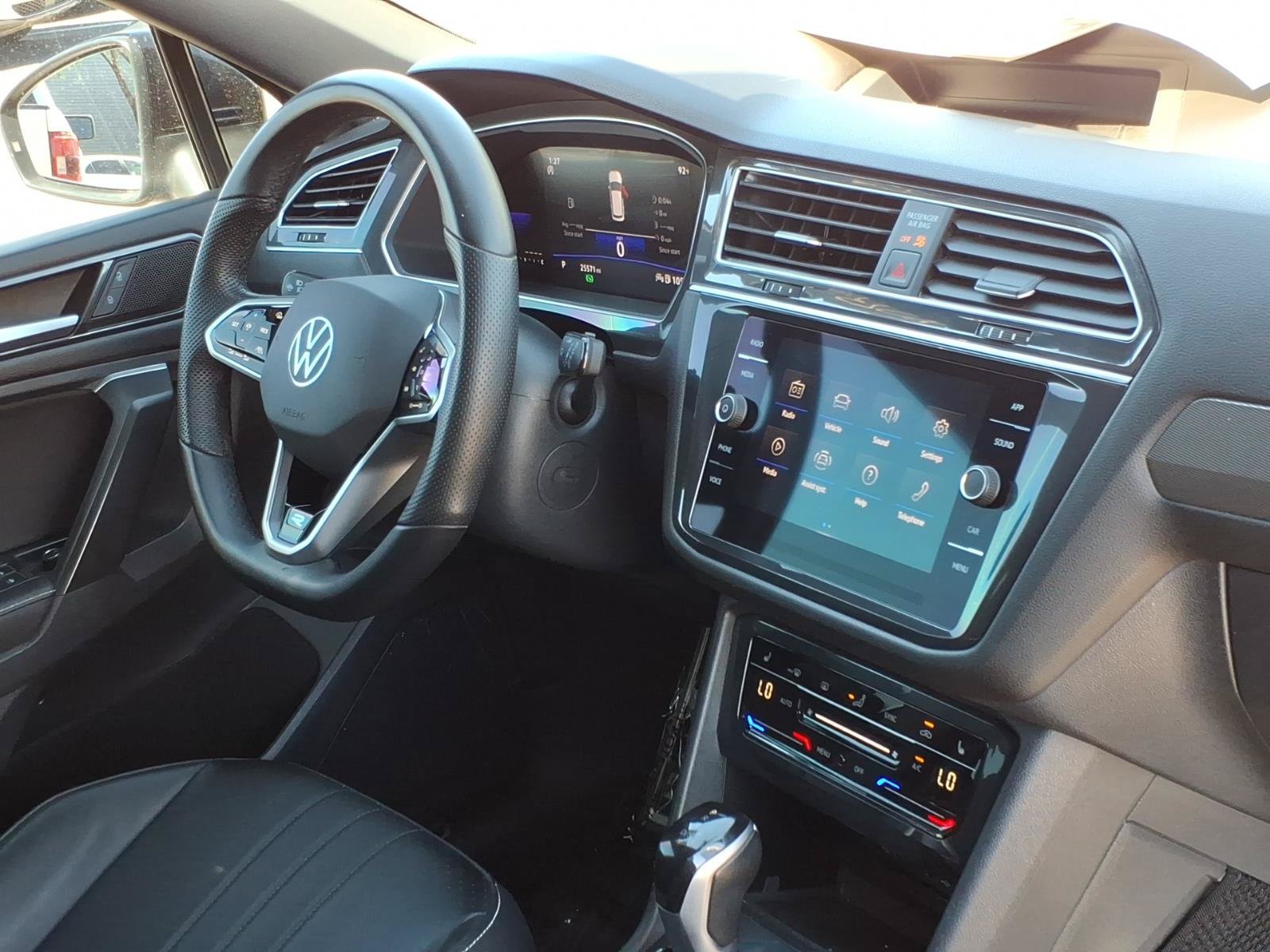 Certified 2023 Volkswagen Tiguan SE R-Line FWD image 13