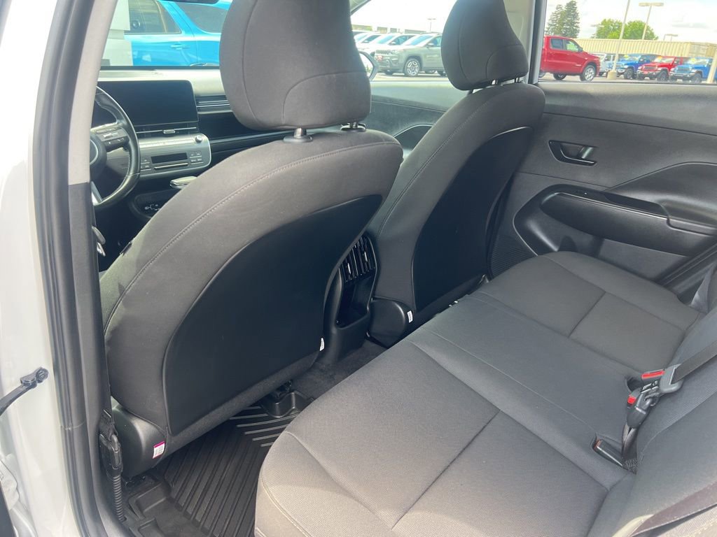 Used 2025 Hyundai Kona SEL AWD/4WD image 31