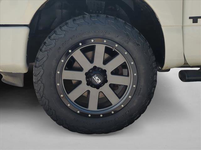 Used 2019 Nissan Titan SL w/ Midnight Edition AWD/4WD image 26
