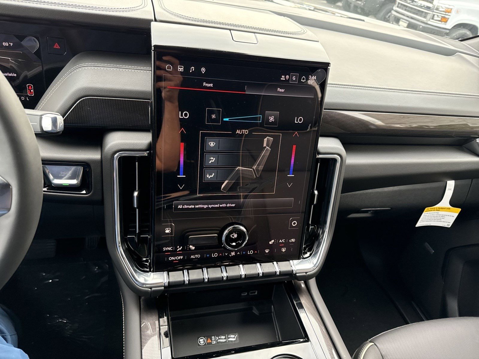 New 2026 GMC Yukon Elevation image 18