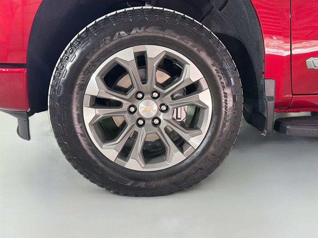 Used 2025 Chevrolet Silverado 1500 High Country w/ Technology Package image 35