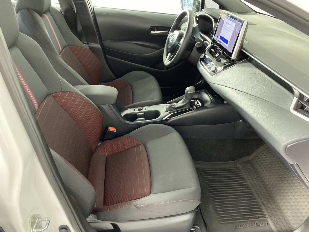 Used 2026 Toyota Corolla SE w/ SE Package FWD image 11