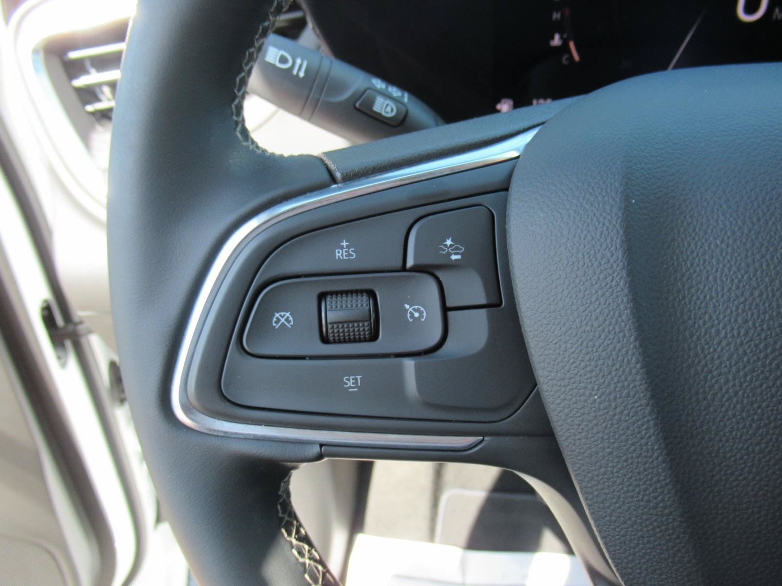 Used 2024 Buick Encore GX Preferred FWD image 23