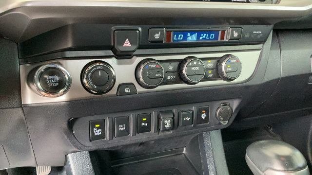 Used 2020 Toyota Tacoma Limited AWD/4WD image 17