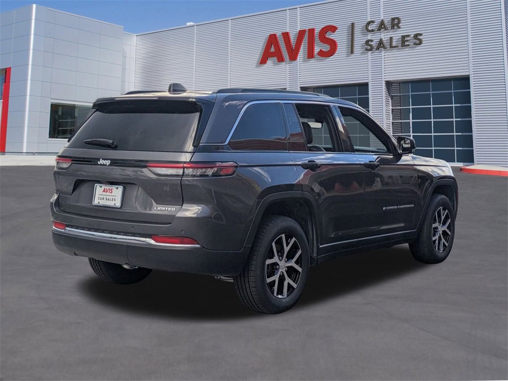 Used 2024 Jeep Grand Cherokee Limited image 6
