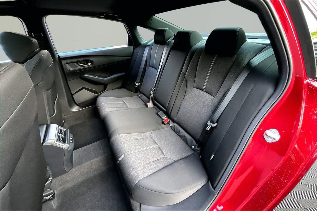 Used 2025 Honda Accord Sport image 16