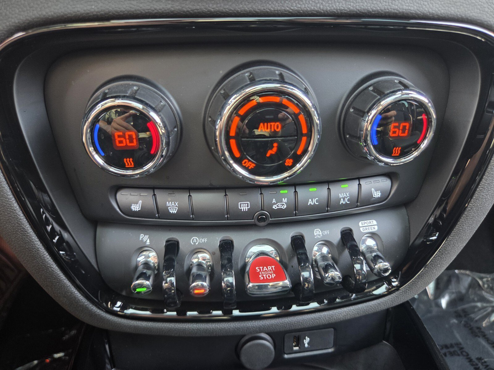 Certified 2024 MINI Cooper Clubman S FWD image 25