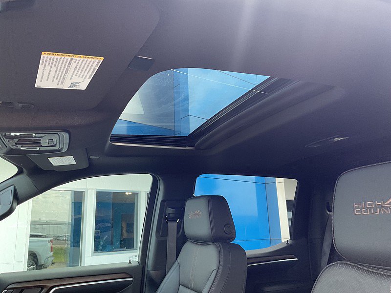 New 2026 Chevrolet Silverado 1500 High Country w/ High Country Premium Package AWD/4WD image 30