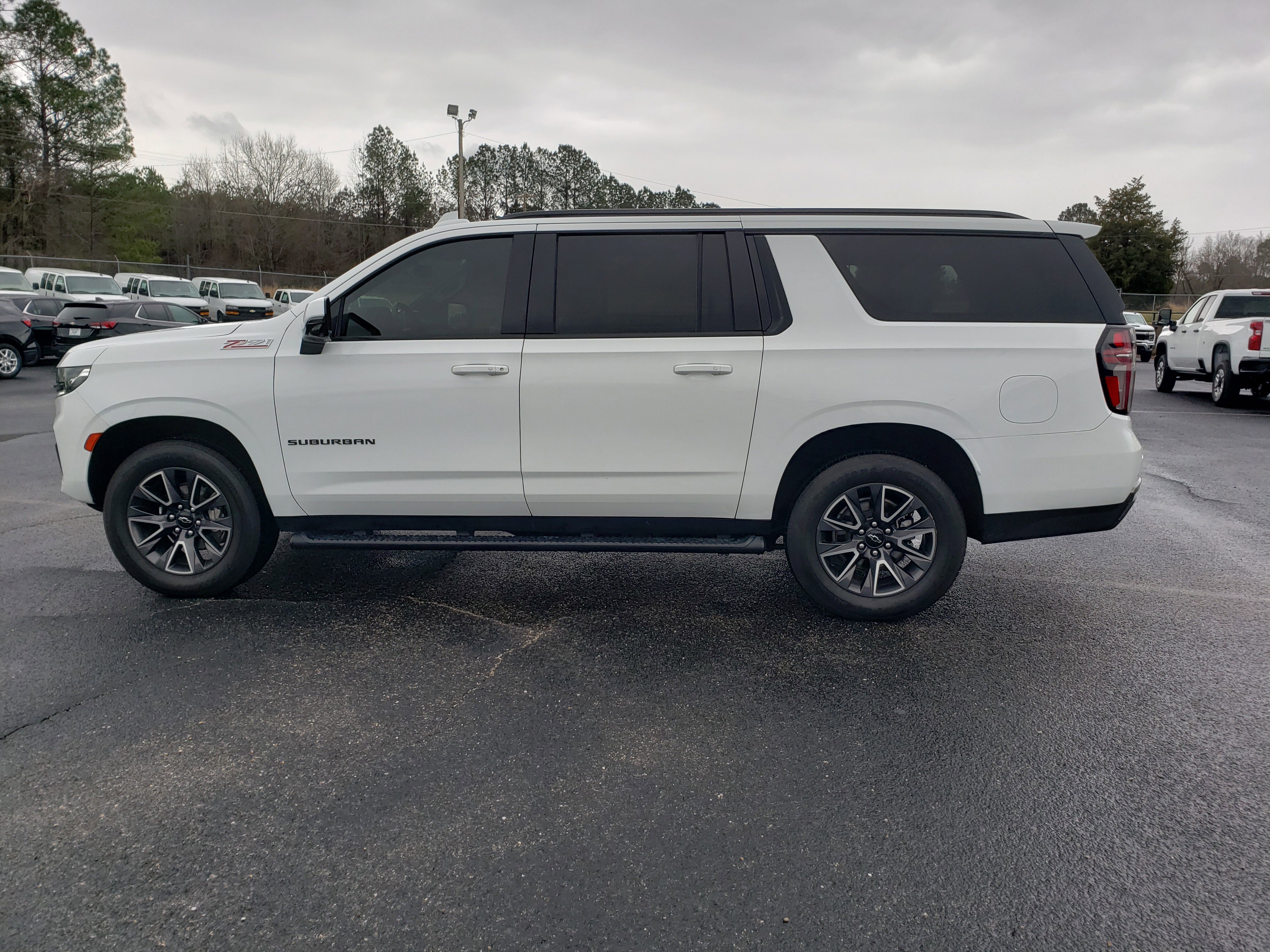 Used 2022 Chevrolet Suburban Z71 w/ Luxury Package image 6