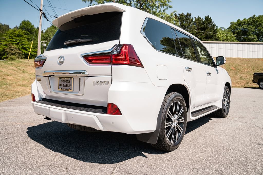Used 2021 Lexus LX 570 4WD w/ Luxury Package image 8