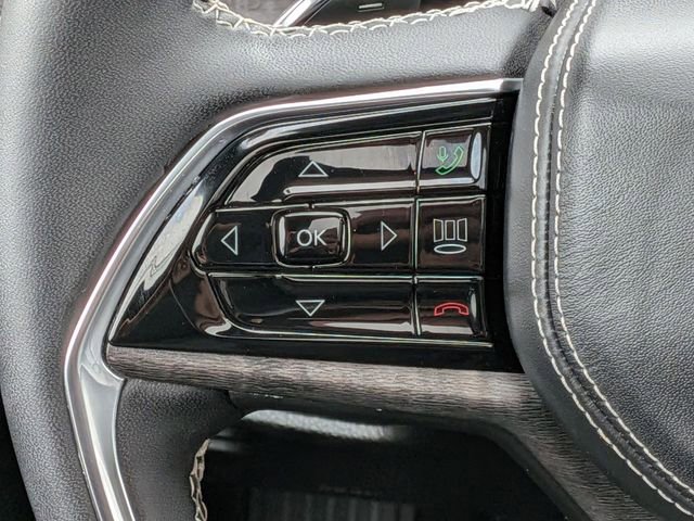 Used 2023 Jeep Grand Cherokee Overland w/ Luxury Tech Group IV AWD/4WD image 19