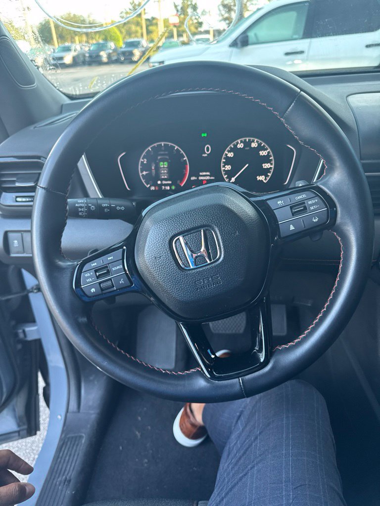 Used 2023 Honda Pilot Sport image 5