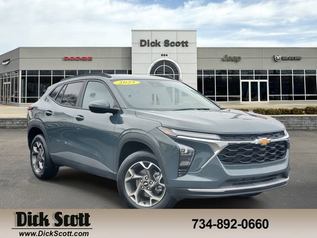 Used 2025 Chevrolet Trax LT w/ Driver Confidence Package 360° Tour
