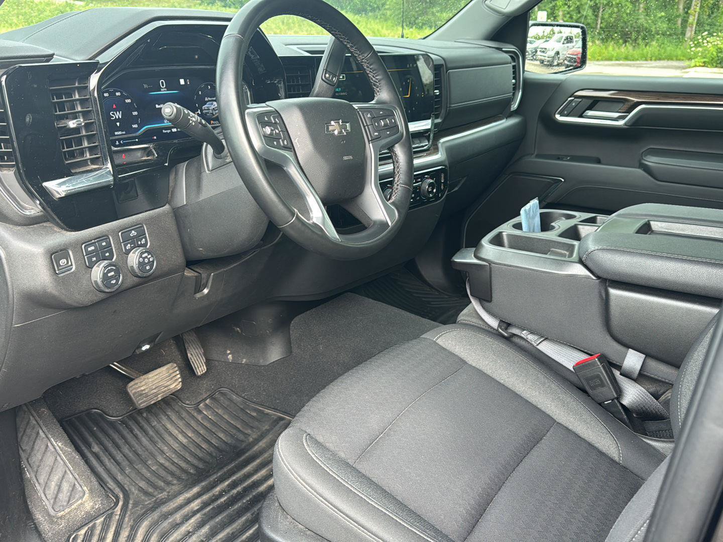 Used 2023 Chevrolet Silverado 1500 RST w/ Z71 Off-Road Package AWD/4WD image 11