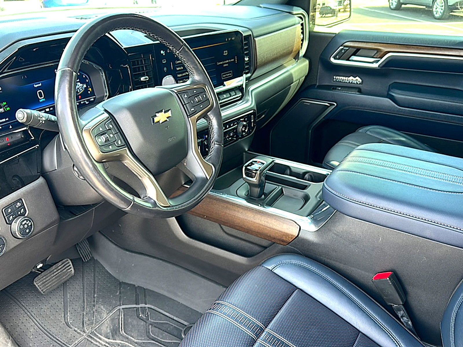 Used 2023 Chevrolet Silverado 1500 High Country w/ Technology Package image 12