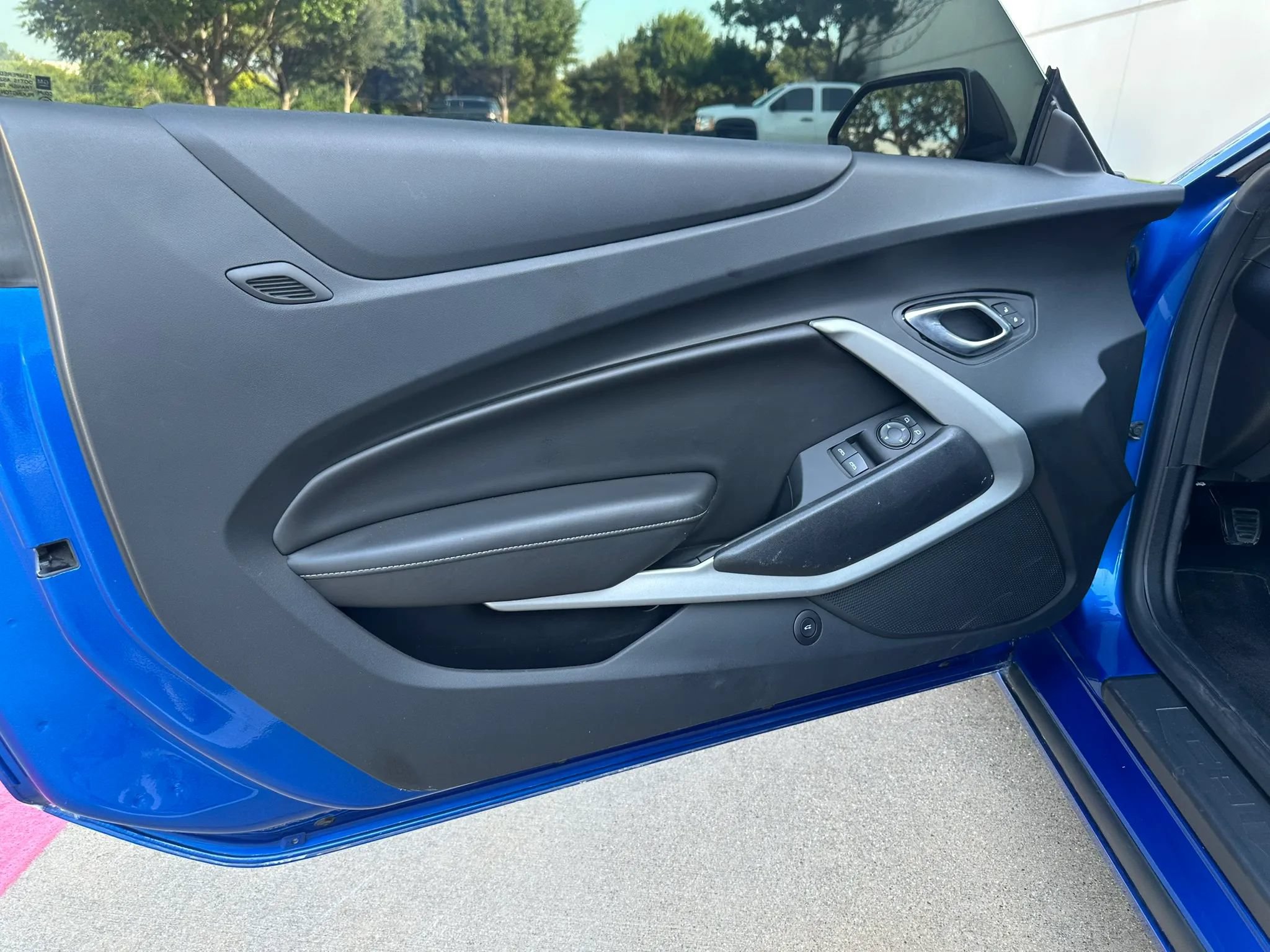 Used 2017 Chevrolet Camaro SS RWD image 15