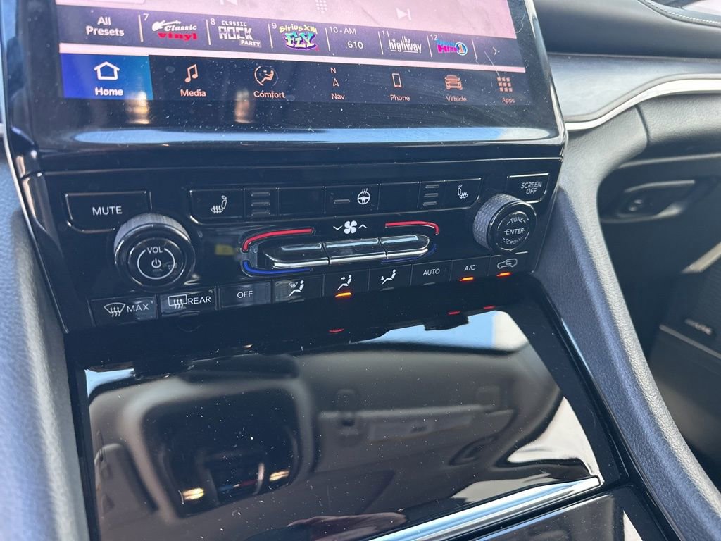 Used 2022 Jeep Grand Cherokee Limited 4xe image 19